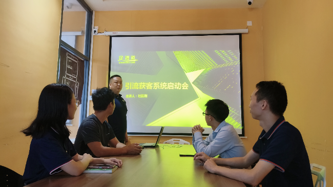 珠海中山短视频拍摄代运营公司:95%的企业做短视频,为何粉丝难破千?露脸、真诚、重复——这看似最笨的方法,正在悄悄奖励那5%的清醒者